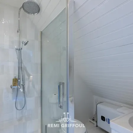 Apartamento Dolphin View - - Cozy Nest With A View Of The Port *