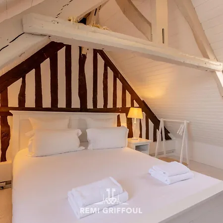 Apartamento Dolphin View - - Cozy Nest With A View Of The Port Honfleur