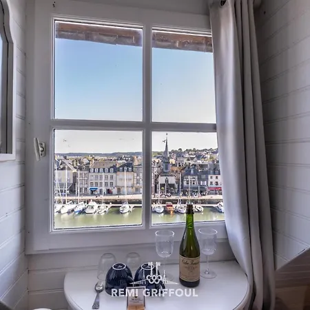 Apartamento Dolphin View - - Cozy Nest With A View Of The Port